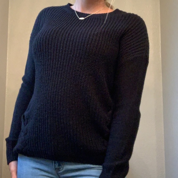 3 sweaters - Picture 3 of 4